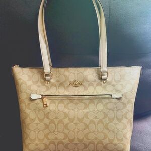 COACH Gallery Tote